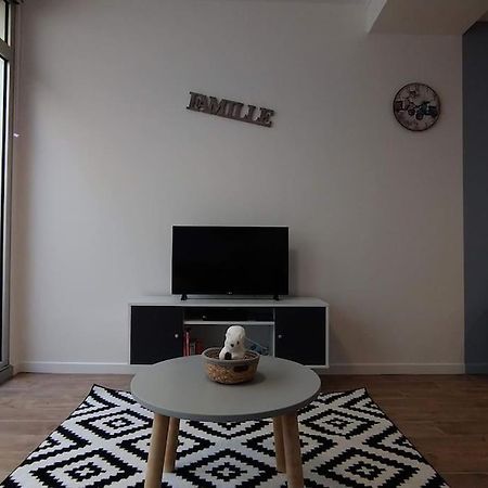 Maison De Ville En Plein Coeur De Jonzac Extérieur photo