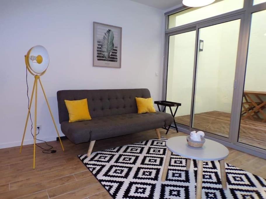 Maison De Ville En Plein Coeur De Jonzac Extérieur photo